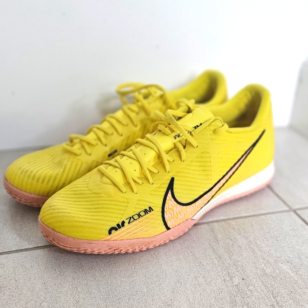 Nike indoor soccer shoes